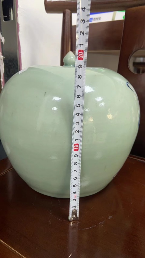 古玩陶瓷清中期 冬青釉青花加白童子折桂圖西瓜罐拍賣,當前價格2580元