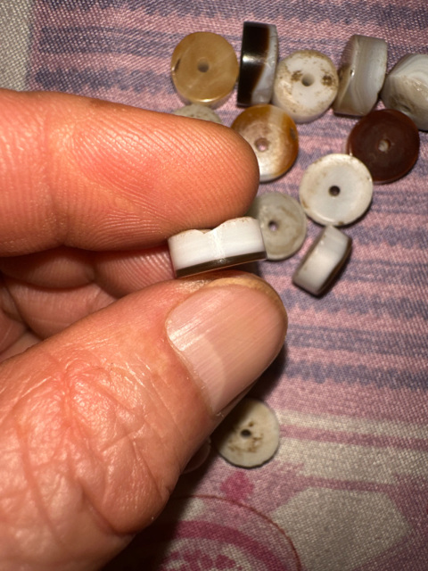 古玩玉器瑪瑙珠手串拍賣，當(dāng)前價格2222元