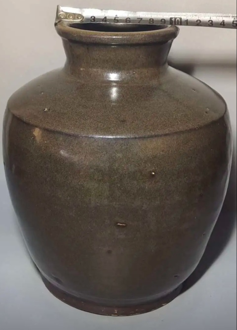 古玩陶瓷清早期褐釉大罐拍賣,當前價格200元