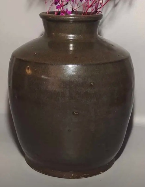 古玩陶瓷清早期褐釉大罐拍賣,當前價格200元