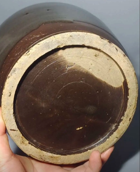 古玩陶瓷清早期褐釉大罐拍賣,當前價格200元