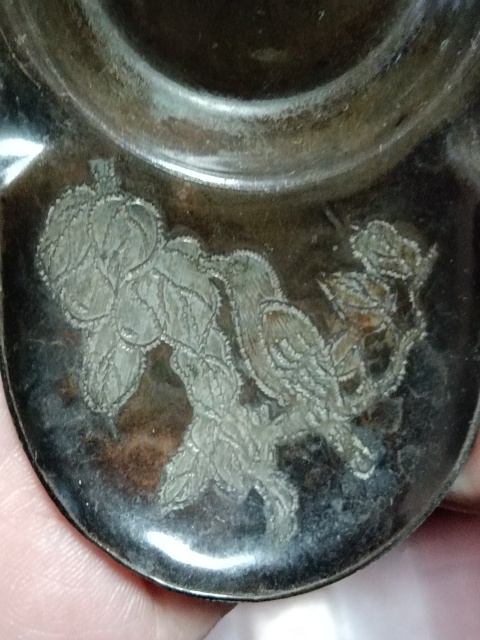 古玩陶瓷清代鏨刻花鳥紋銅底托茶托一對拍賣,當前價格1800元