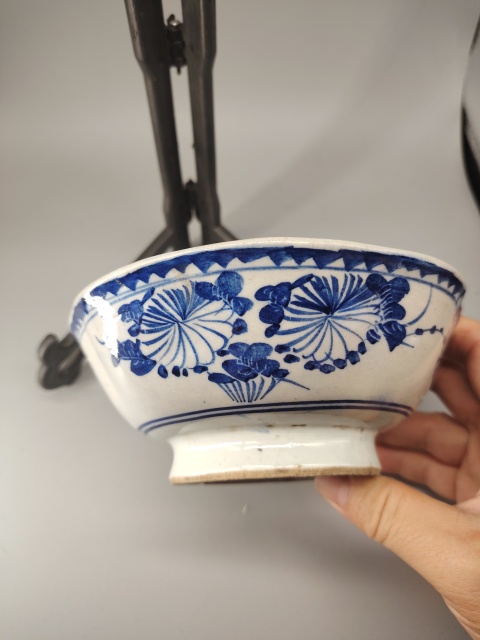 古玩陶瓷晚清.青花花卉紋花口碗拍賣,當前價格188元