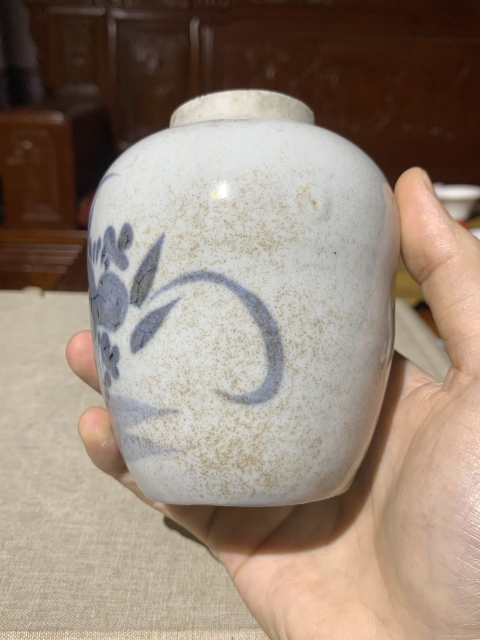 古玩陶瓷【清中】德化白瓷青花花蝶紋蓮子罐拍賣,當(dāng)前價(jià)格0元
