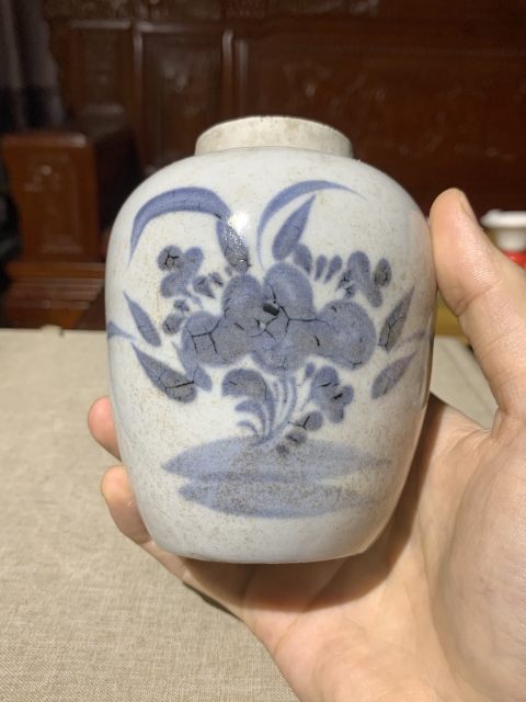 古玩陶瓷【清中】德化白瓷青花花蝶紋蓮子罐拍賣,當(dāng)前價(jià)格0元