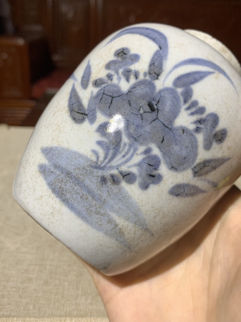 古玩陶瓷【清中】德化白瓷青花花蝶紋蓮子罐拍賣,當(dāng)前價(jià)格0元