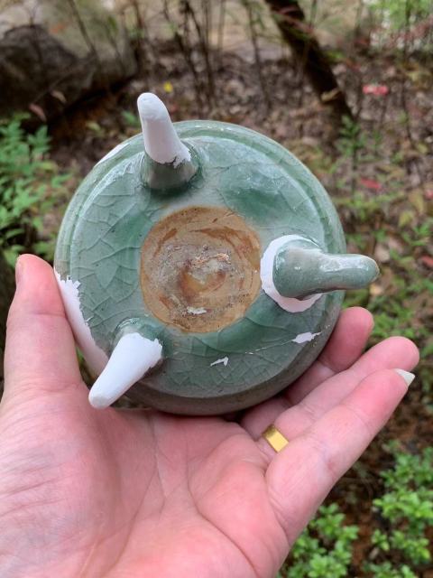 古玩陶瓷館藏級精品北宋龍泉冰片紋青瓷獸足鼎式爐拍賣,當前價格3980元
