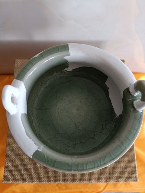 古玩陶瓷館藏級精品北宋龍泉冰片紋青瓷獸足鼎式爐拍賣,當前價格3980元
