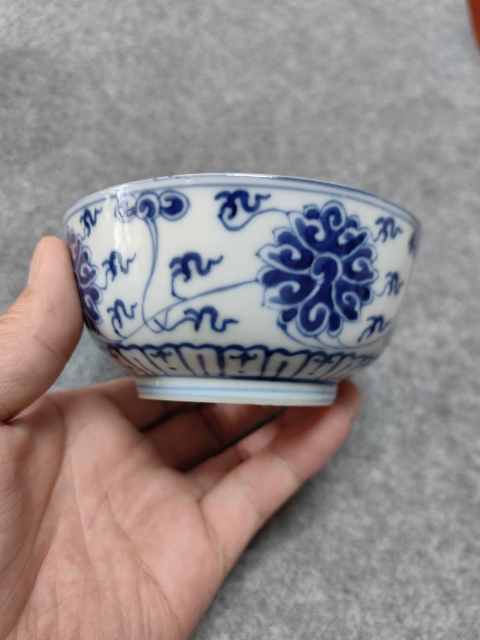 古玩陶瓷清晚期-青花纏枝花紋碗拍賣,當前價格2700元