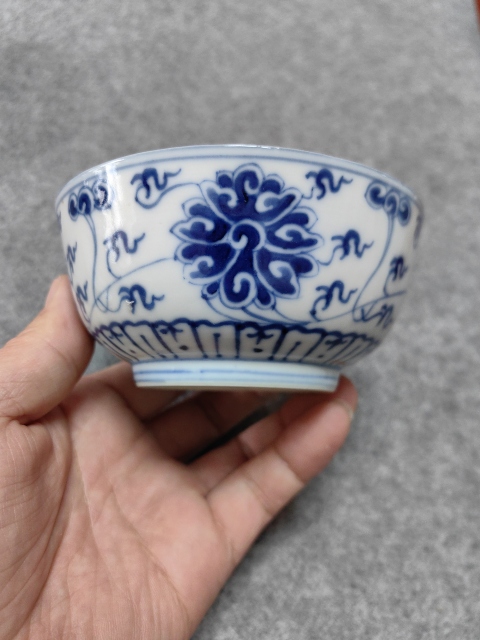 古玩陶瓷清晚期-青花纏枝花紋碗拍賣,當前價格2700元