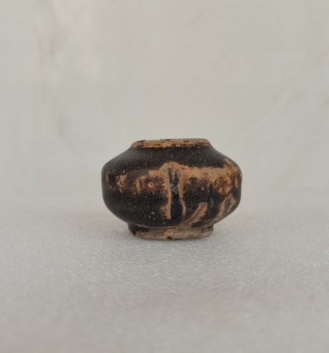 古玩陶瓷唐代·褐釉瓜棱水盂真品鑒賞圖