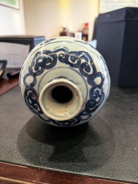古玩陶瓷明嘉靖青花云鶴紋梅瓶拍賣,當(dāng)前價格39999元