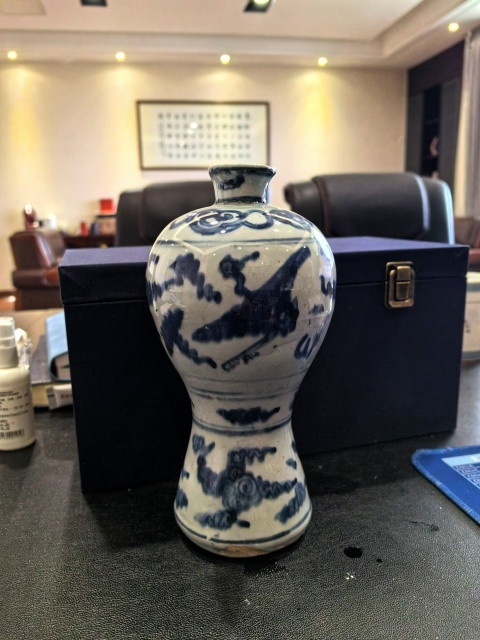 古玩陶瓷明嘉靖青花云鶴紋梅瓶拍賣,當(dāng)前價格39999元