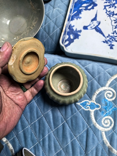 古玩陶瓷宋末元初龍泉青瓷荷葉罐拍賣，當前價格15800元