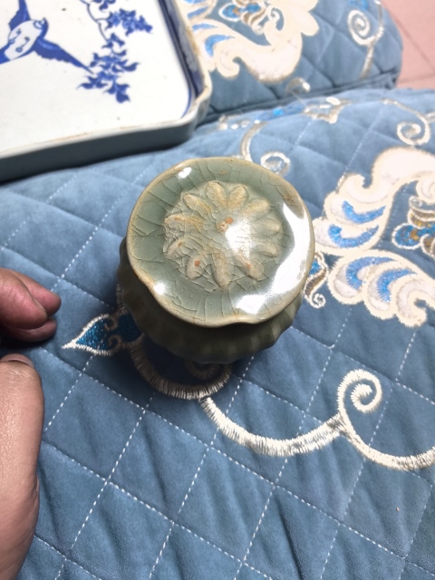 古玩陶瓷宋末元初龍泉青瓷荷葉罐拍賣，當前價格15800元