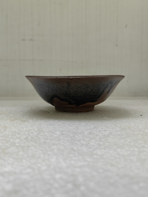 古玩陶瓷褐釉碗拍賣,當前價格198元