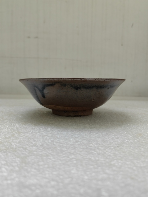 古玩陶瓷褐釉碗拍賣,當前價格198元