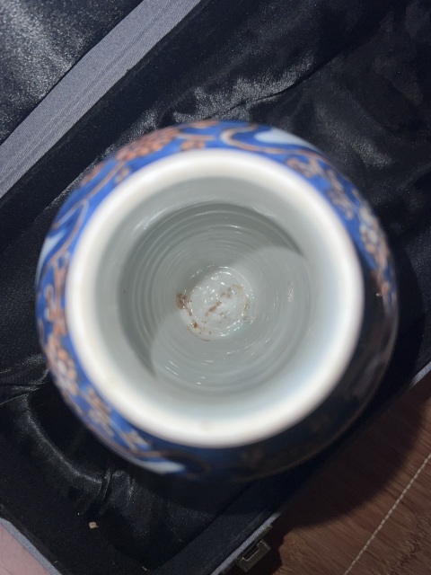 古玩陶瓷青花礬紅描金瓶拍賣,當前價格10000元