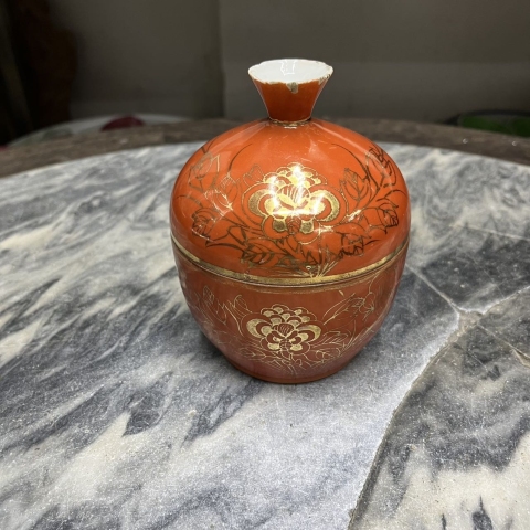 古玩陶瓷【望月樓】民國時(shí)期珊 瑚紅釉描金蓋缸拍賣,當(dāng)前價(jià)格300元