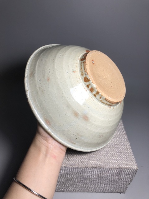 古玩陶瓷(明代)龍泉青白釉大茶缽拍賣,當(dāng)前價(jià)格0元