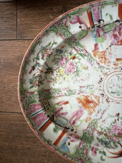 古玩陶瓷廣彩人物故事紋折沿盤拍賣，當前價格2500元