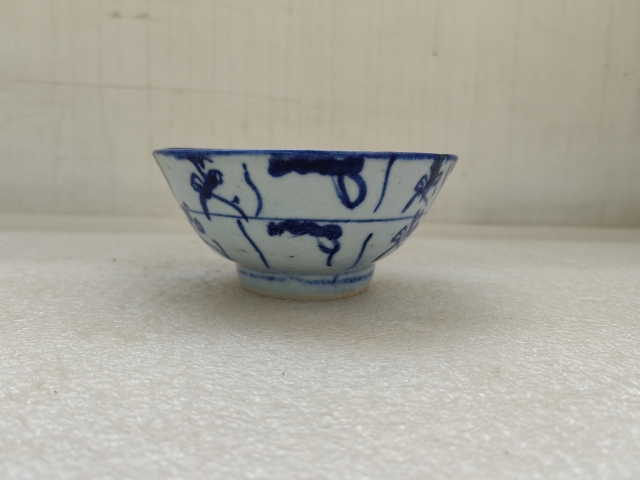 古玩陶瓷清中期如意靈芝紋青花碗拍賣，當前價格850元