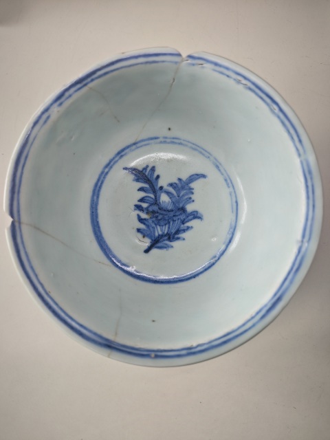 古玩陶瓷明中早期青花花卉紋墩式碗拍賣，當(dāng)前價格2345元