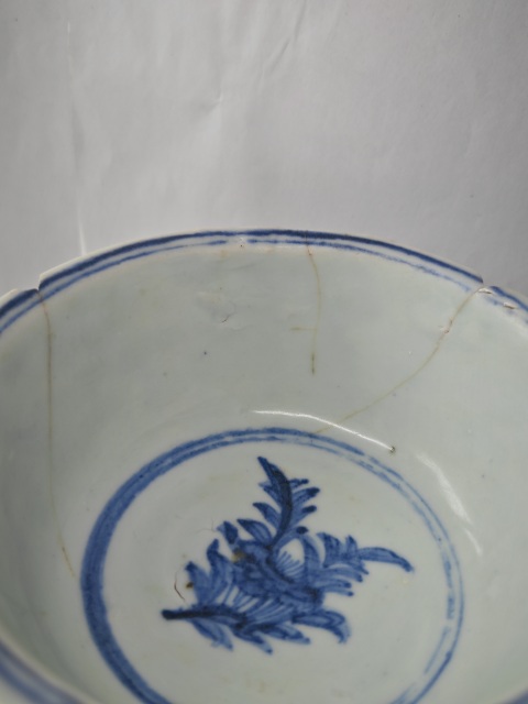 古玩陶瓷明中早期青花花卉紋墩式碗拍賣，當(dāng)前價格2345元