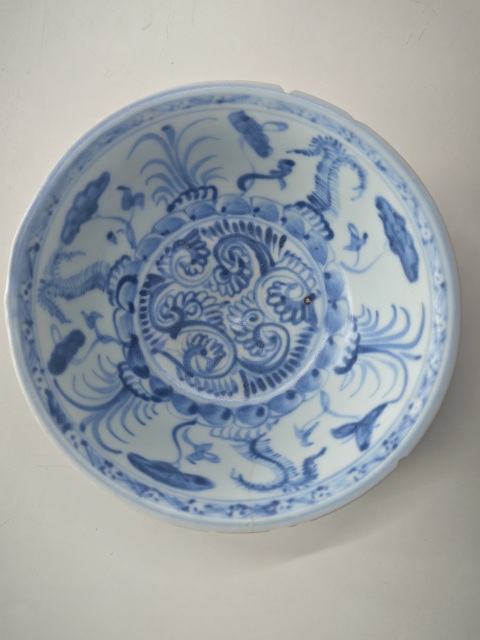 古玩陶瓷明成化青花夔龍蓮池紋撇口碗拍賣，當前價格2345元