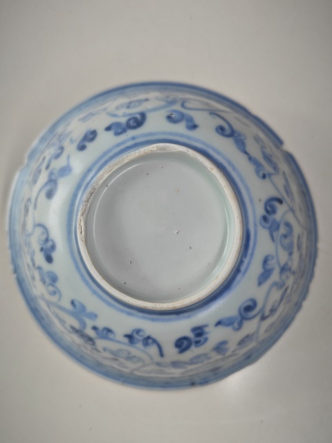 古玩陶瓷明成化青花夔龍蓮池紋撇口碗拍賣，當前價格2345元