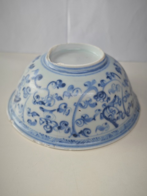 古玩陶瓷明成化青花夔龍蓮池紋撇口碗拍賣，當前價格2345元