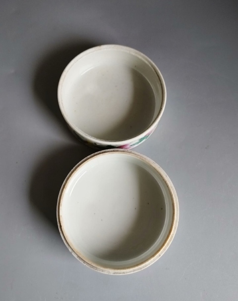 古玩陶瓷清中期粉彩瓜瓞綿綿喜字紋蓋盒拍賣(mài)，當(dāng)前價(jià)格1580元