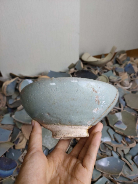 古玩陶瓷館藏級(jí)金代鈞窯天藍(lán)釉大碗拍賣，當(dāng)前價(jià)格998元