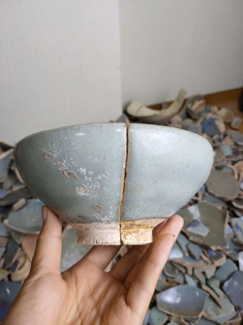 古玩陶瓷館藏級(jí)金代鈞窯天藍(lán)釉大碗拍賣，當(dāng)前價(jià)格998元