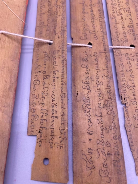 古玩雜項【已實物鑒真】珍品～楠木夾貝葉經拍賣，當前價格15000元