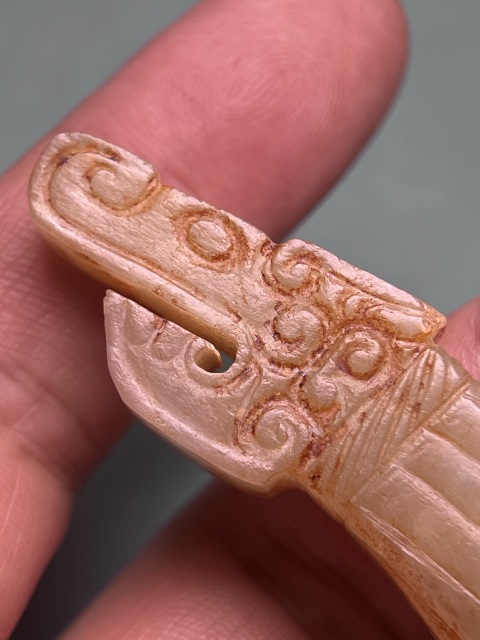 古玩玉器戰(zhàn)國(guó)龍紋玉珩拍賣(mài)，當(dāng)前價(jià)格188800元