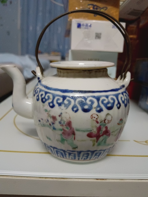 古玩陶瓷粉彩人物故事紋茶壺拍賣，當(dāng)前價(jià)格1980元