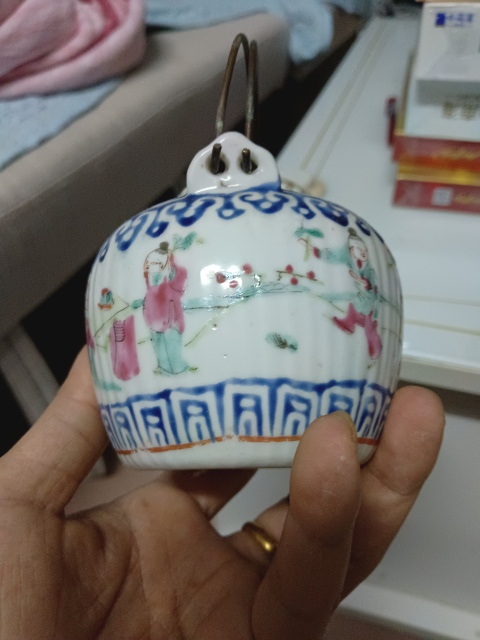 古玩陶瓷粉彩人物故事紋茶壺拍賣，當(dāng)前價(jià)格1980元