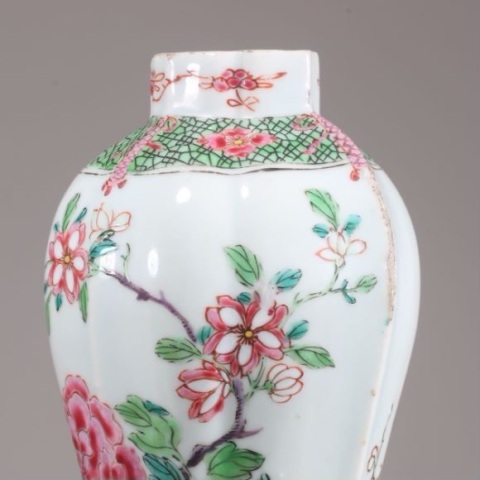 古玩陶瓷雍正 粉彩花卉紋花口瓶拍賣，當前價格6000元