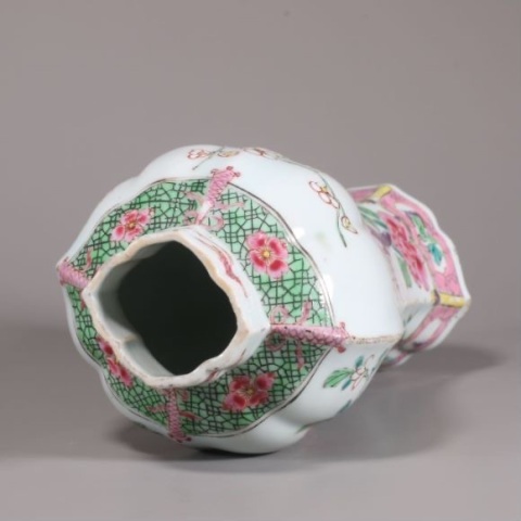 古玩陶瓷雍正 粉彩花卉紋花口瓶拍賣，當前價格6000元