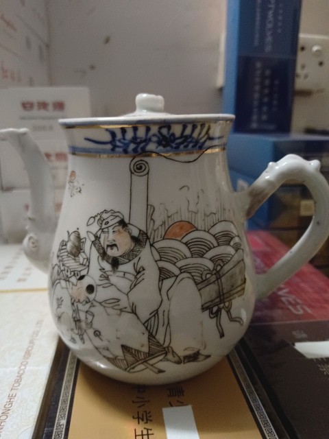 古玩陶瓷墨彩人物故事我茶壺拍賣，當前價格1800元