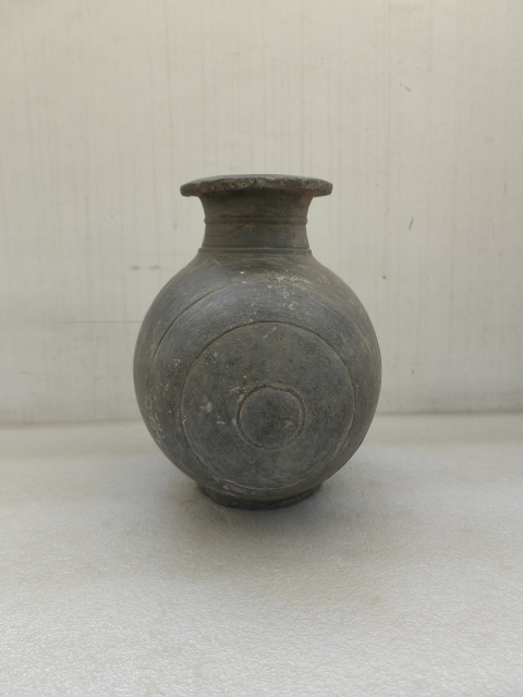 古玩陶瓷灰陶弦紋繭形壺拍賣，當前價格1100元