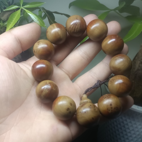 古玩雜項漂亮的精品2.0崖柏手串拍賣，當前價格8800元