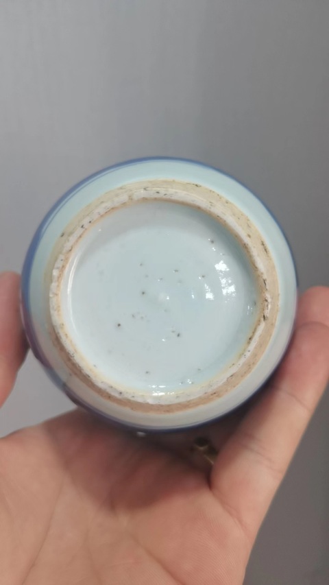 古玩陶瓷康熙·青花冰梅圖蓋罐拍賣,當前價格2800元