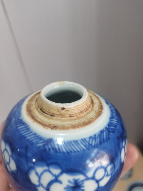 古玩陶瓷康熙·青花冰梅圖蓋罐拍賣,當前價格2800元