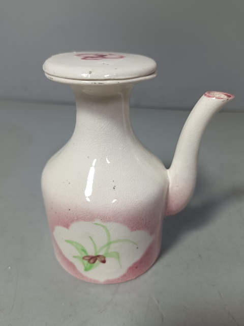 古玩陶瓷精美彩繪花卉紋油壺拍賣,當前價格100元