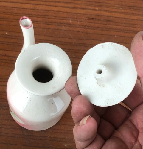 古玩陶瓷精美彩繪花卉紋油壺拍賣,當前價格100元