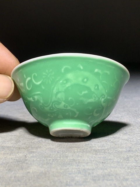 古玩陶瓷(收藏品)綠釉堆白龍穿花紋杯拍賣,當(dāng)前價(jià)格1888元