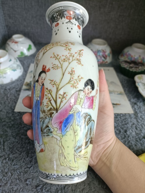 古玩陶瓷民國時期粉彩紅樓夢人物賞瓶拍賣,當前價格4500元