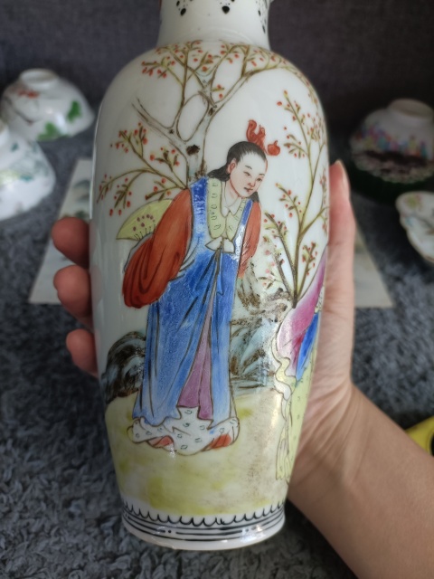 古玩陶瓷民國時期粉彩紅樓夢人物賞瓶拍賣,當前價格4500元
